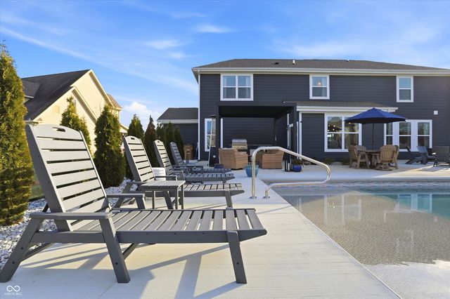 2724 Daisy Court, Columbus, IN 47201