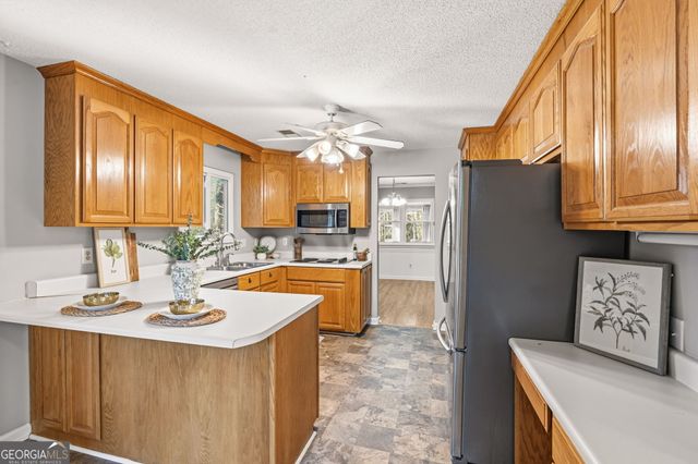 107 Laurel Oak Lane, Warner Robins, GA 31093