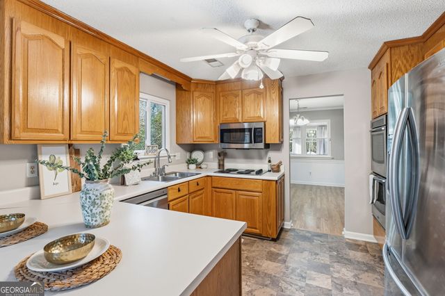 107 Laurel Oak Lane, Warner Robins, GA 31093