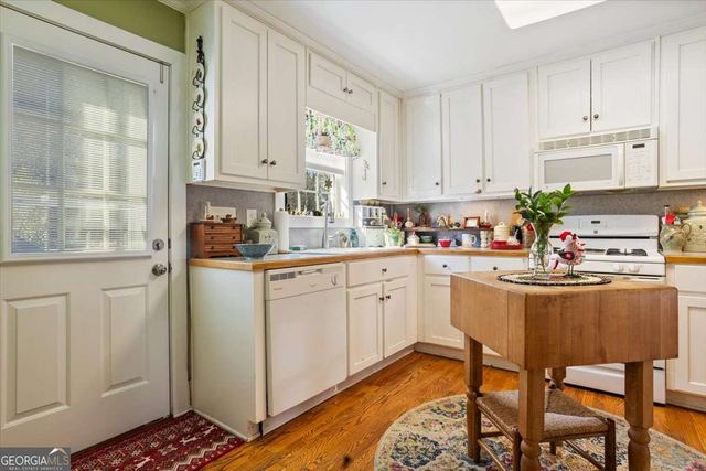 608 Greenleaf Way, Ball Ground, GA 30107