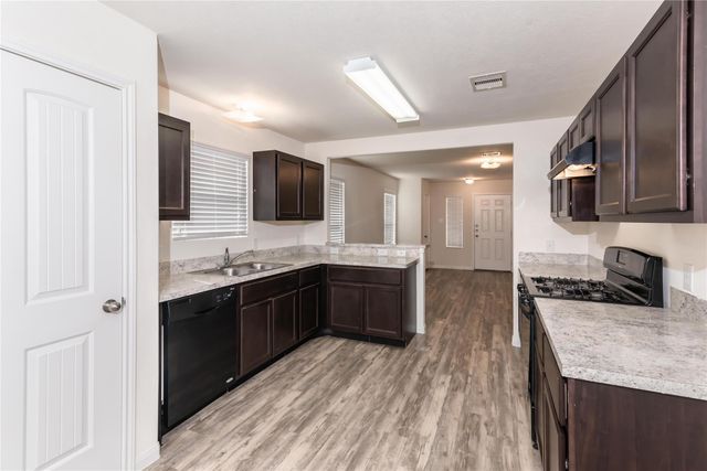 5312 Rio Ramos Street, Rosharon, TX 77583