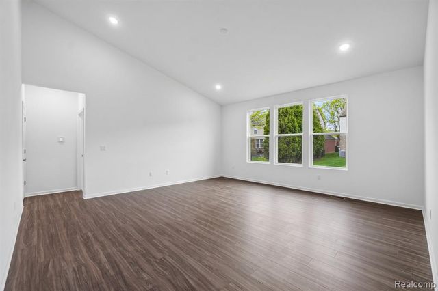 50720 Bellaire Drive, Macomb, MI 48044