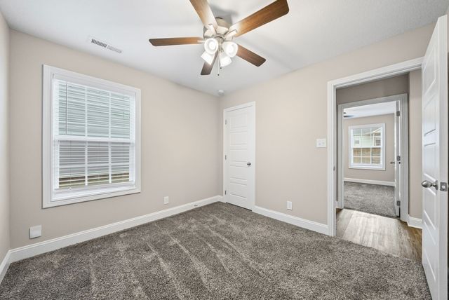 1021 Whitney Dr, Clarksville, TN 37042