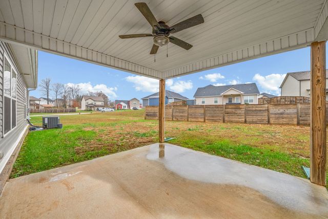 1021 Whitney Dr, Clarksville, TN 37042