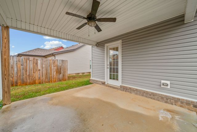 1021 Whitney Dr, Clarksville, TN 37042