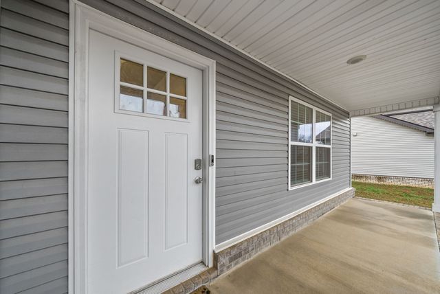 1021 Whitney Dr, Clarksville, TN 37042