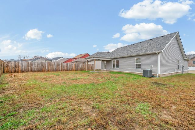 1021 Whitney Dr, Clarksville, TN 37042