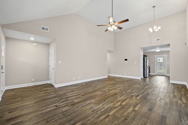 1021 Whitney Dr, Clarksville, TN 37042