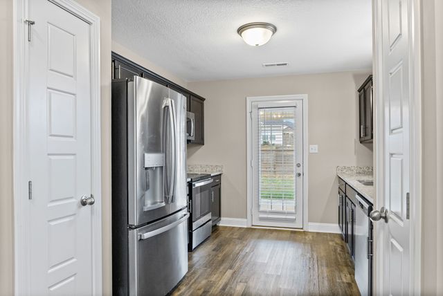 1021 Whitney Dr, Clarksville, TN 37042