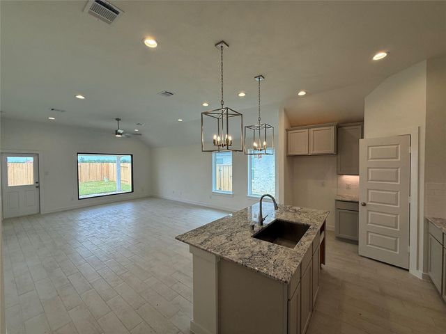 818 Orchard Vale Road, Rosharon, TX 77583