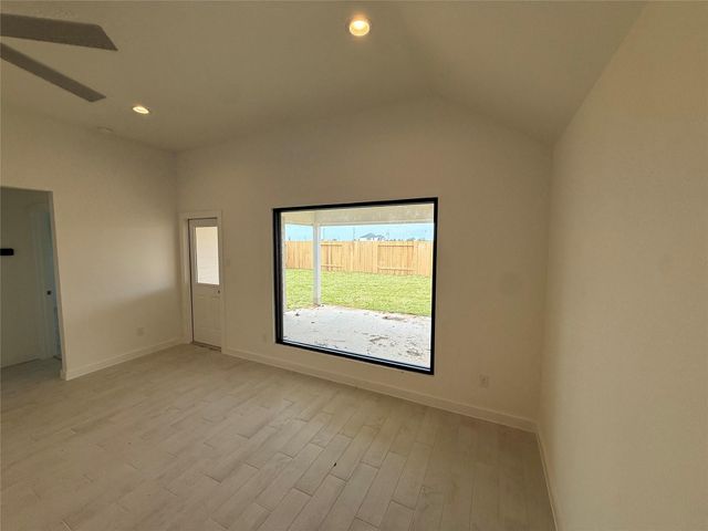818 Orchard Vale Road, Rosharon, TX 77583