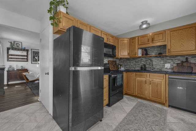 160 Rosslyn Avenue, Columbus, OH 43214