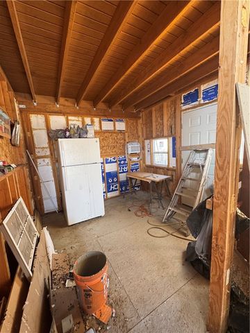 3661 N Amado Road, Golden Valley, AZ 86413