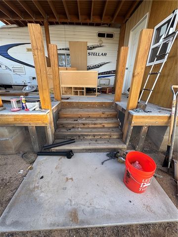 3661 N Amado Road, Golden Valley, AZ 86413