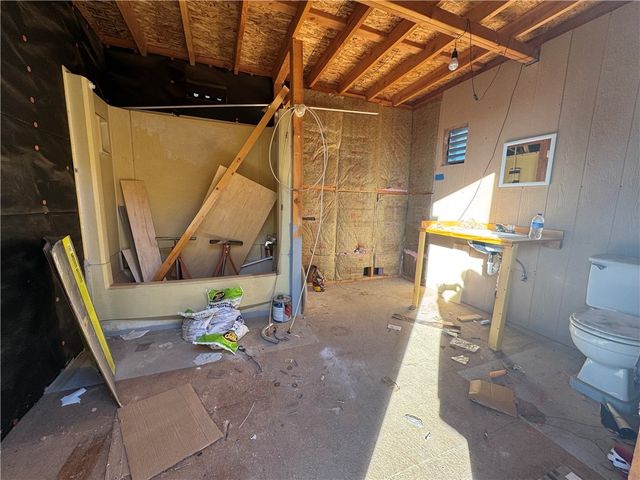 3661 N Amado Road, Golden Valley, AZ 86413