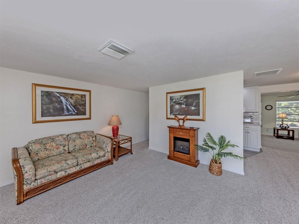 Image 17 of property listing at 3180 FALLOW ROAD, Venice, FL 34293