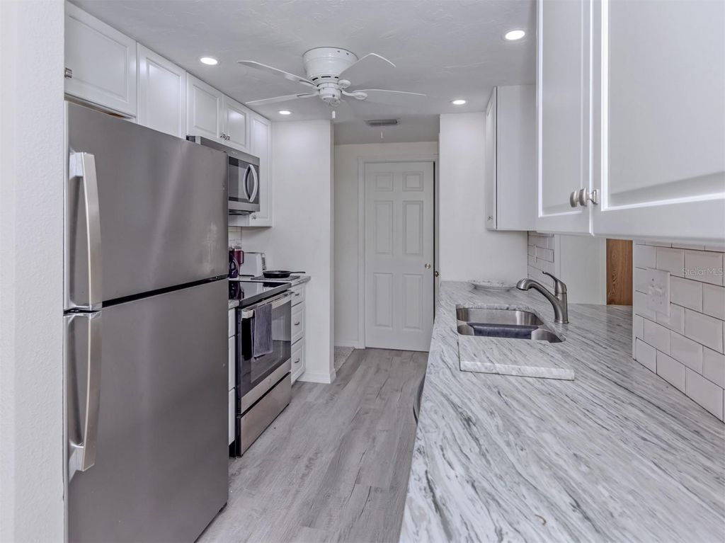 Image 23 of property listing at 3180 FALLOW ROAD, Venice, FL 34293