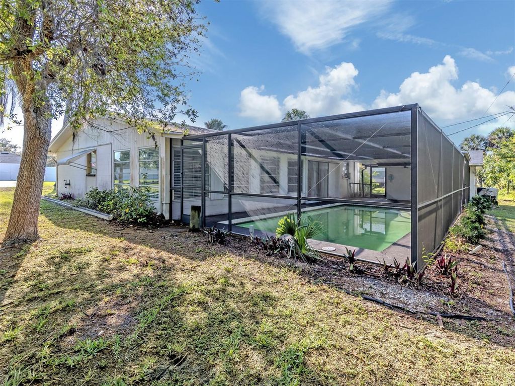 Image 8 of property listing at 3180 FALLOW ROAD, Venice, FL 34293