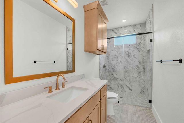 200 Saddle Springs DR, Georgetown, TX 78633