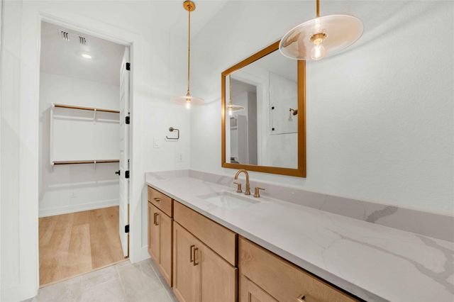 200 Saddle Springs DR, Georgetown, TX 78633