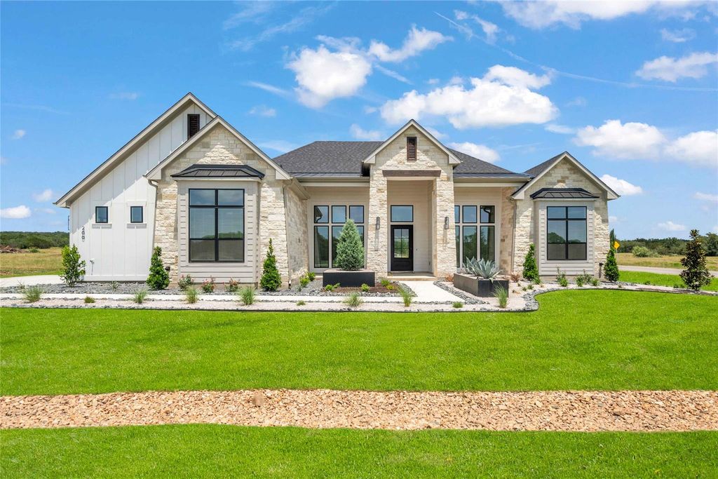 200 Saddle Springs DR, Georgetown, TX 78633