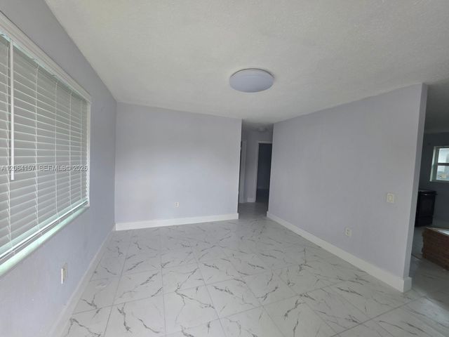 3177 NW 29th St A, Miami, FL 33142