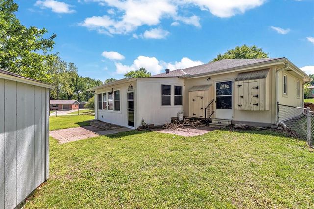 14512 E 37TH Street S, Independence, MO 64055