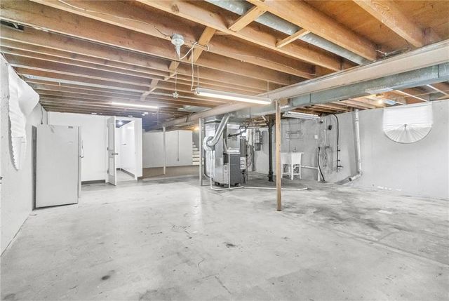 14512 E 37TH Street S, Independence, MO 64055