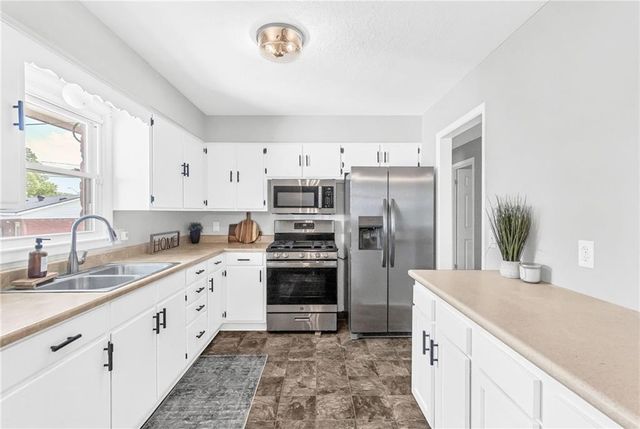 14512 E 37TH Street S, Independence, MO 64055