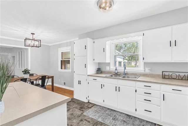 14512 E 37TH Street S, Independence, MO 64055