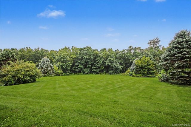 120 Mayfair Road, Poughquag, NY 12570