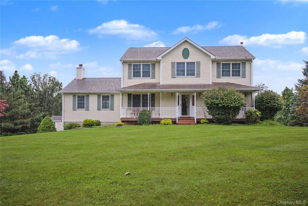 120 Mayfair Road, Poughquag, NY 12570