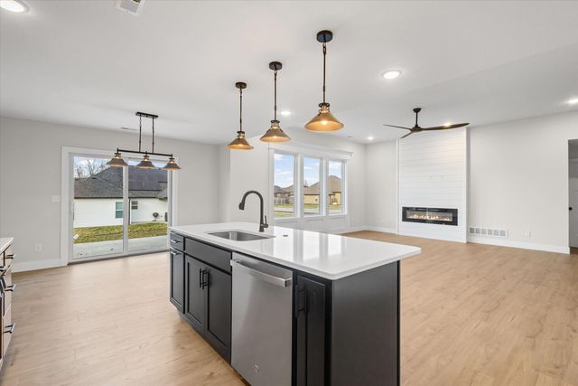 3525 HONEY SHOAL DR, Columbia, MO 65202