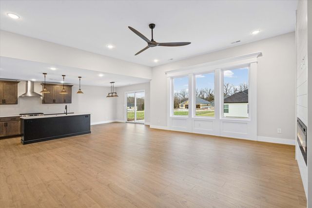 3525 HONEY SHOAL DR, Columbia, MO 65202