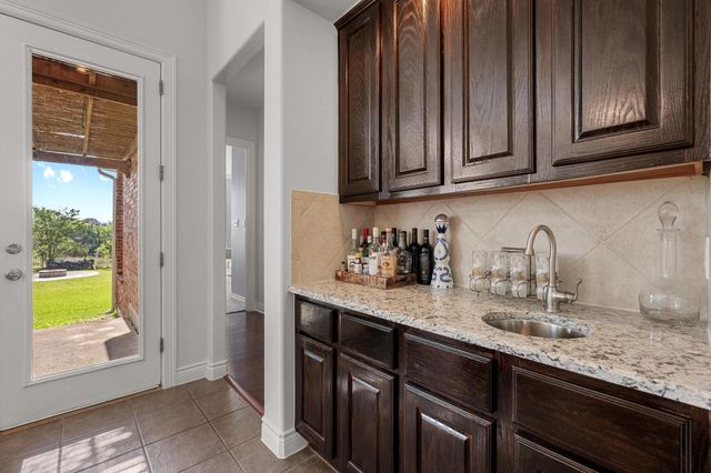 117 Hucks Hideaway, Dripping Springs, TX 78620
