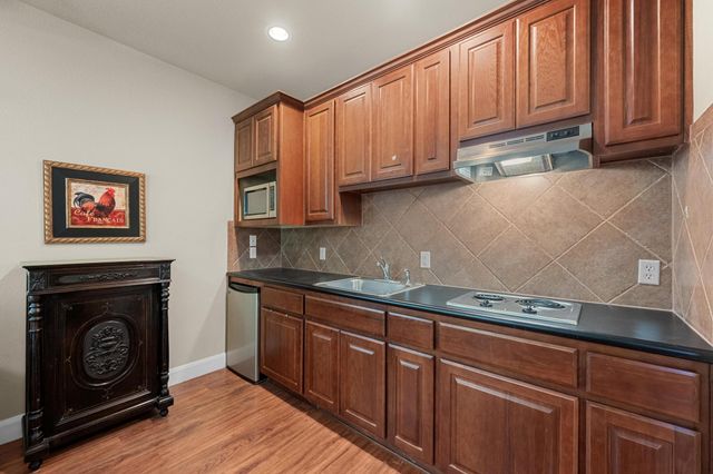117 Hucks Hideaway, Dripping Springs, TX 78620