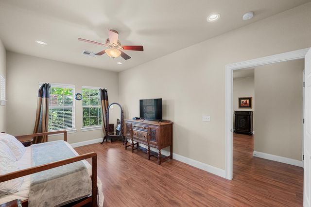 117 Hucks Hideaway, Dripping Springs, TX 78620