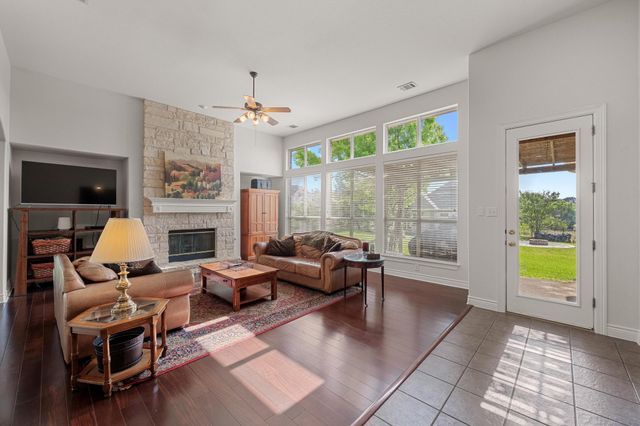 117 Hucks Hideaway, Dripping Springs, TX 78620