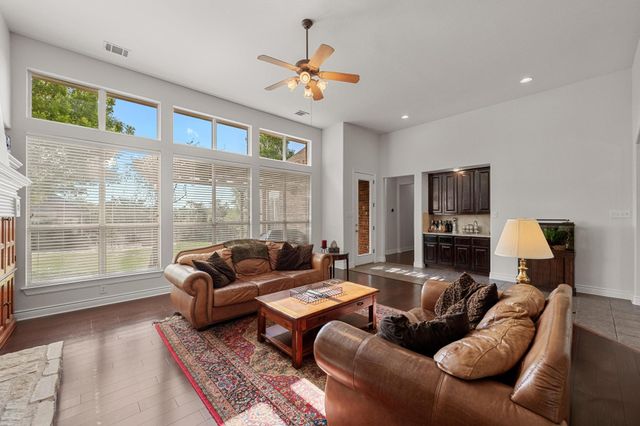 117 Hucks Hideaway, Dripping Springs, TX 78620