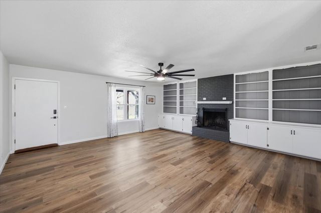 102 Middleton Court, Weatherford, TX 76087