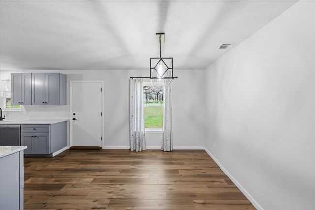 102 Middleton Court, Weatherford, TX 76087