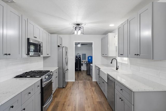 102 Middleton Court, Weatherford, TX 76087