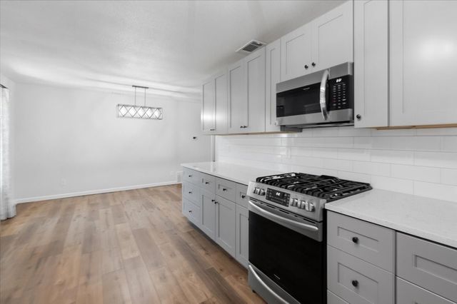 102 Middleton Court, Weatherford, TX 76087