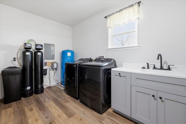 102 Middleton Court, Weatherford, TX 76087