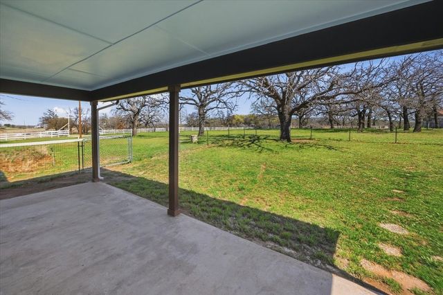 102 Middleton Court, Weatherford, TX 76087