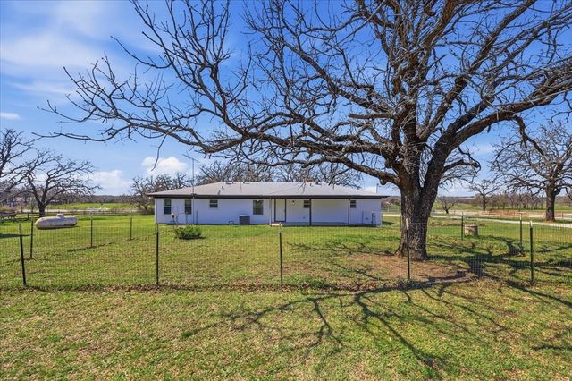 102 Middleton Court, Weatherford, TX 76087