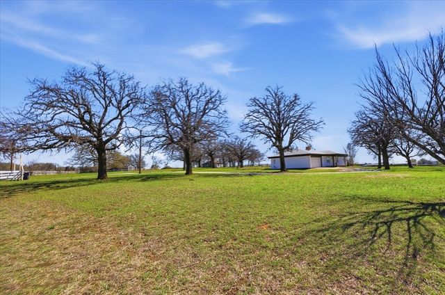102 Middleton Court, Weatherford, TX 76087