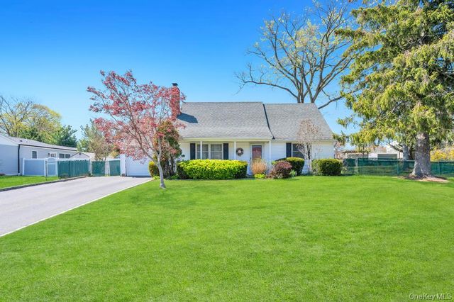 26 Orchid Road, East Patchogue, NY 11772
