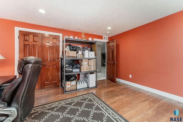 7517 W 15 St Street, Sioux Falls, SD 57106
