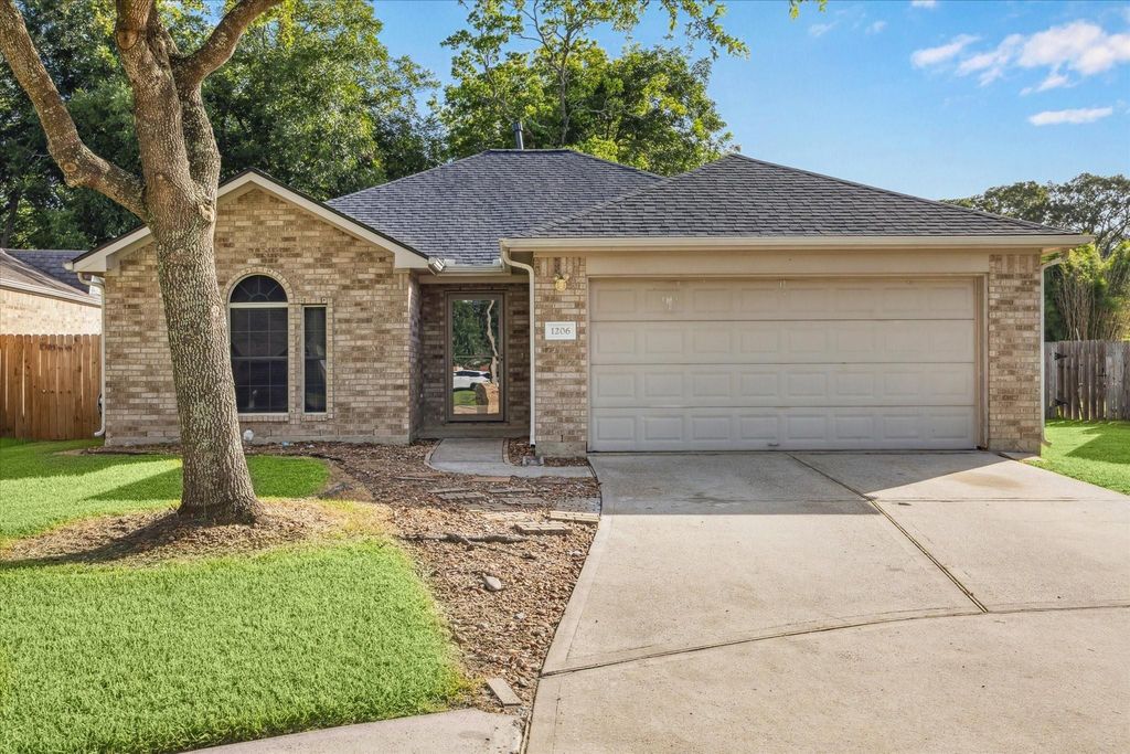 1206 Halls Bridge, League City, TX 77573